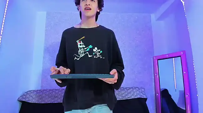 Snapshot of Kerverr_ chatting on March 19, 2025, 3:20 am Kerverr  online show from March 19, 2025, 3:20 am