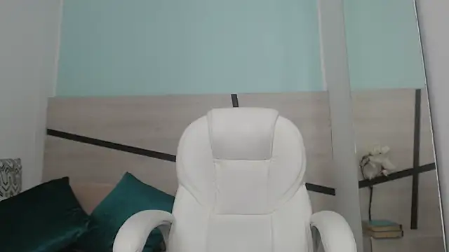 Snapshot of sussy_leon chatting on January 18, 2025, 12:26 pm sussy leon online show from January 18, 2025, 12:26 pm