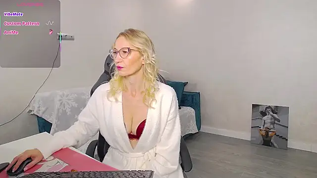 Snapshot of Sofia_Soul chatting on September 30, 2025, 6:35 pm Sofia Soul online show from September 30, 2025, 6:35 pm