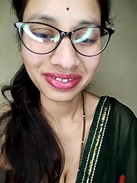 Snapshot of Fair-magic-woman chatting on March 19, 2025, 7:49 pm Fair-magic-woman online show from March 19, 2025, 7:49 pm