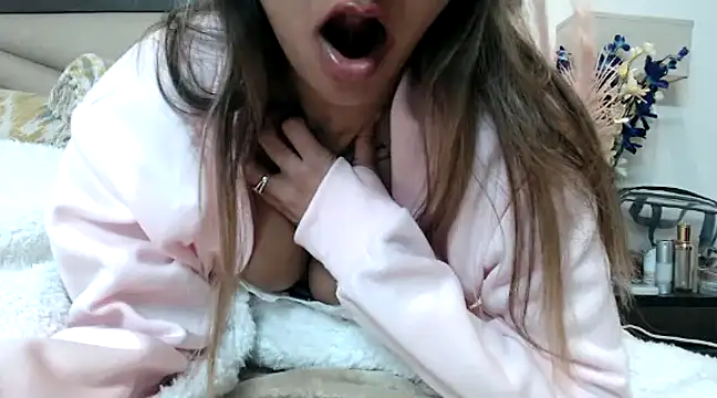 Snapshot of trippy_tina chatting on December 7, 2024, 11:34 pm trippy tina online show from December 7, 2024, 11:34 pm