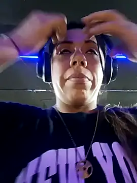 Snapshot of Karenn12 chatting on November 5, 2025, 2:11 am Karenn12 online show from November 5, 2025, 2:11 am