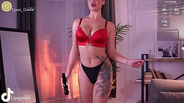 Snapshot of Liya_Gold_ chatting on December 8, 2024, 2:19 pm Liya Gold  online show from December 8, 2024, 2:19 pm