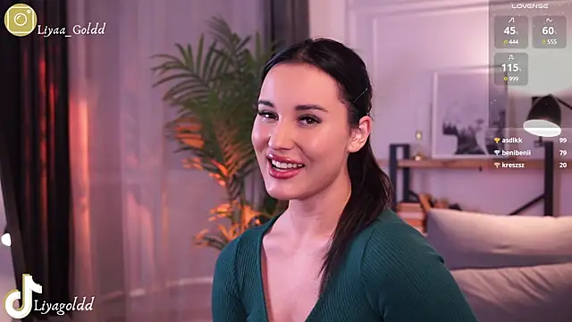 Snapshot of Liya_Gold_ chatting on December 15, 2024, 9:20 pm Liya Gold  online show from December 15, 2024, 9:20 pm