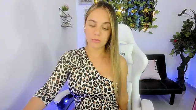 Snapshot of Sara_lopez_28 chatting on January 24, 2025, 3:24 pm Sara lopez 28 online show from January 24, 2025, 3:24 pm