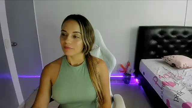 Snapshot of Sara_lopez_28 chatting on March 4, 2025, 5:34 pm Sara lopez 28 online show from March 4, 2025, 5:34 pm