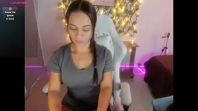 Snapshot of Sara_lopez_28 chatting on September 10, 2025, 2:39 pm Sara lopez 28 online show from September 10, 2025, 2:39 pm