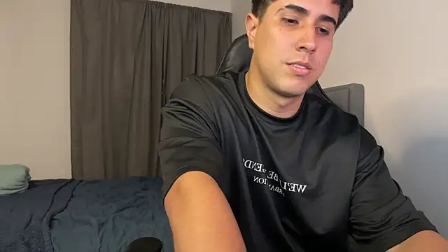 Snapshot of dereckbrownn chatting on December 4, 2024, 2:53 am dereckbrownn online show from December 4, 2024, 2:53 am