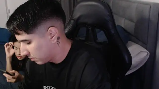 Snapshot of dereckbrownn chatting on December 12, 2024, 9:04 pm dereckbrownn online show from December 12, 2024, 9:04 pm