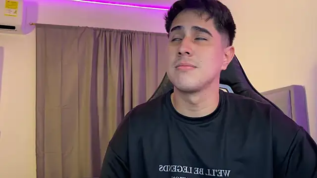 Snapshot of dereckbrownn chatting on January 11, 2025, 3:13 am dereckbrownn online show from January 11, 2025, 3:13 am