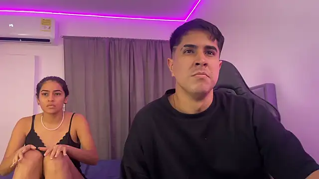 Snapshot of dereckbrownn chatting on January 19, 2025, 5:05 am dereckbrownn online show from January 19, 2025, 5:05 am