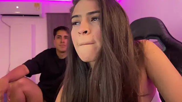 Snapshot of dereckbrownn chatting on January 23, 2025, 4:41 am dereckbrownn online show from January 23, 2025, 4:41 am