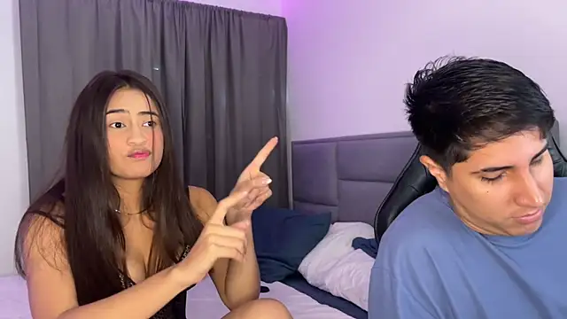 Snapshot of dereckbrownn chatting on March 17, 2025, 9:23 pm dereckbrownn online show from March 17, 2025, 9:23 pm