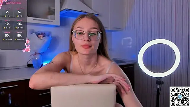 Snapshot of LivyyBossom chatting on March 13, 2025, 7:39 pm LivyyBossom online show from March 13, 2025, 7:39 pm