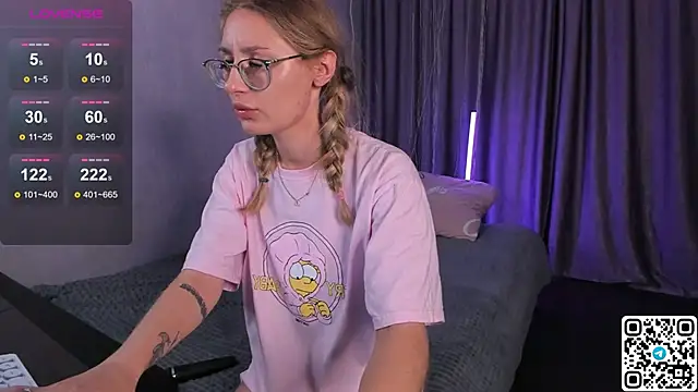 Snapshot of LivyyBossom chatting on September 9, 2025, 5:01 pm LivyyBossom online show from September 9, 2025, 5:01 pm