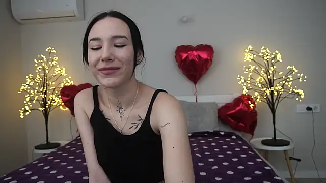 Snapshot of NikkiGoldSide chatting on March 3, 2025, 1:42 pm NikkiGoldSide online show from March 3, 2025, 1:42 pm