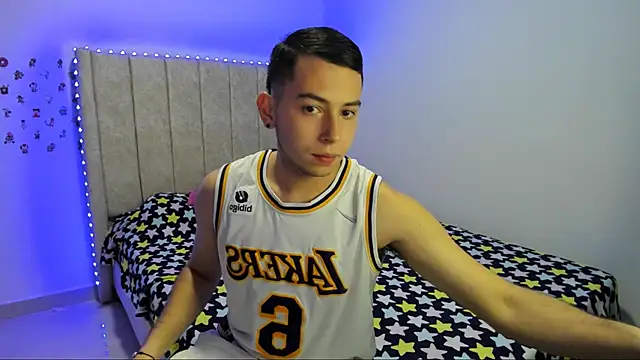 Snapshot of lunitayliam chatting on December 21, 2024, 12:53 am lunitayliam online show from December 21, 2024, 12:53 am