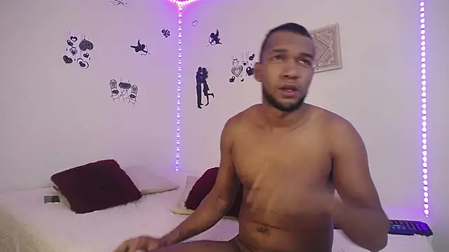 Snapshot of Bigboobs_and_stiven chatting on January 30, 2025, 8:11 am Bigboobs and stiven online show from January 30, 2025, 8:11 am