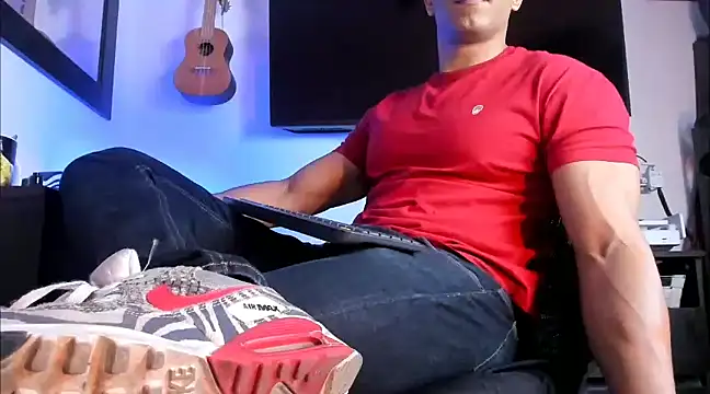 Snapshot of _Heracles1 chatting on December 12, 2024, 1:49 pm Heracles1 online show from December 12, 2024, 1:49 pm