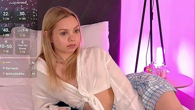 Snapshot of LinaWynn chatting on December 29, 2024, 7:22 pm LinaWynn online show from December 29, 2024, 7:22 pm