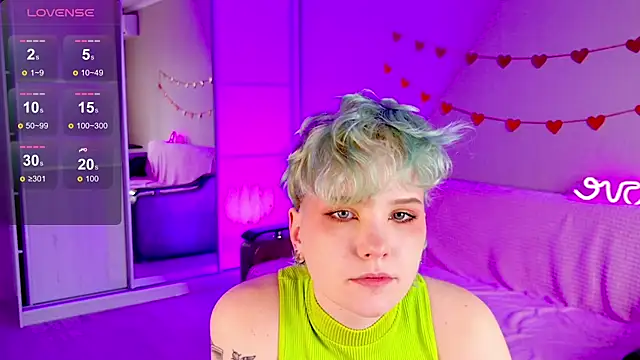 Snapshot of School_Love chatting on March 14, 2025, 1:02 pm School Love online show from March 14, 2025, 1:02 pm