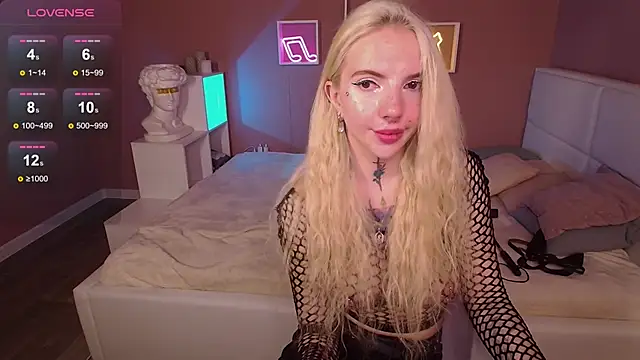 Snapshot of AnneTenet chatting on March 9, 2025, 10:19 am AnneTenet online show from March 9, 2025, 10:19 am