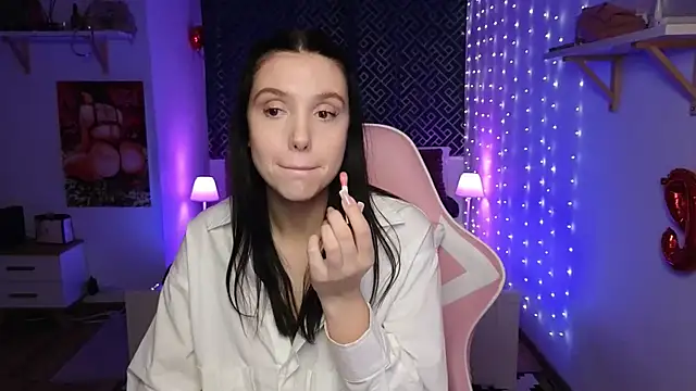 Snapshot of AliceSpark chatting on January 15, 2025, 6:29 pm AliceSpark online show from January 15, 2025, 6:29 pm