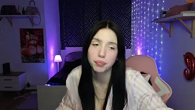 Snapshot of AliceSpark chatting on January 24, 2025, 10:51 pm AliceSpark online show from January 24, 2025, 10:51 pm