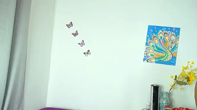 Snapshot of Madison__12 chatting on December 7, 2024, 1:25 am Madison  12 online show from December 7, 2024, 1:25 am