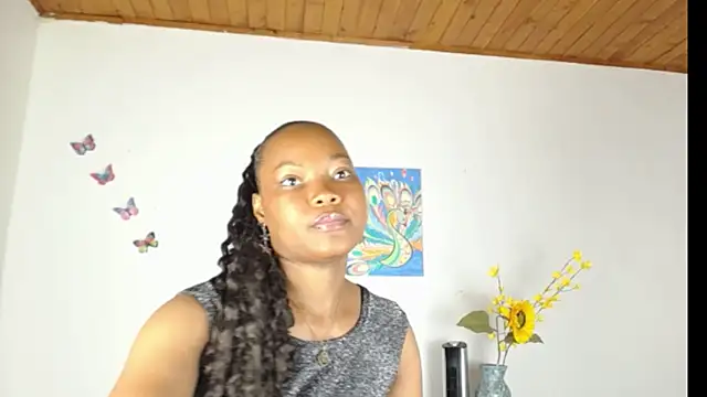 Snapshot of Madison__12 chatting on January 4, 2025, 9:20 pm Madison  12 online show from January 4, 2025, 9:20 pm