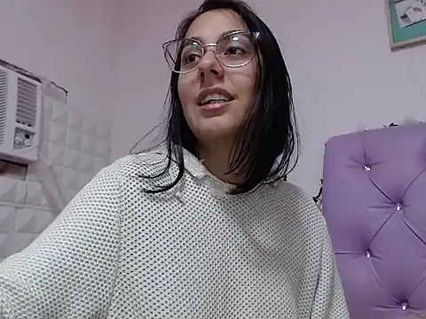 Snapshot of Freyja_01 chatting on October 15, 2025, 10:21 pm Freyja 01 online show from October 15, 2025, 10:21 pm