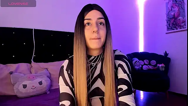 Snapshot of Alice_woodville chatting on December 1, 2024, 6:52 pm Alice woodville online show from December 1, 2024, 6:52 pm