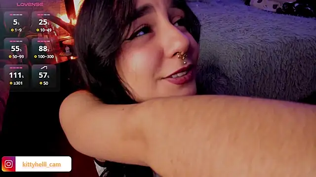 Snapshot of Alice_woodville chatting on March 5, 2025, 2:45 pm Alice woodville online show from March 5, 2025, 2:45 pm