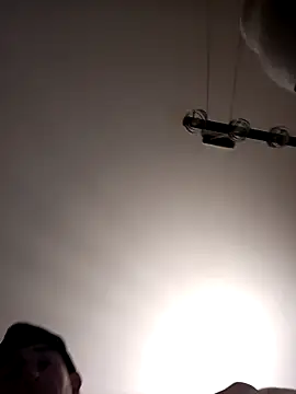 Snapshot of ElyasMatt chatting on February 23, 2025, 7:28 pm ElyasMatt online show from February 23, 2025, 7:28 pm