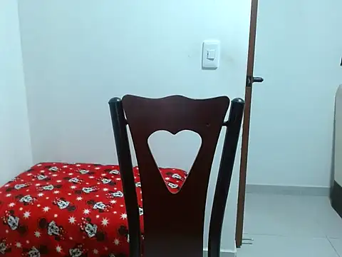 Snapshot of AllisonMillerHot chatting on February 27, 2025, 11:10 am AllisonMillerHot online show from February 27, 2025, 11:10 am