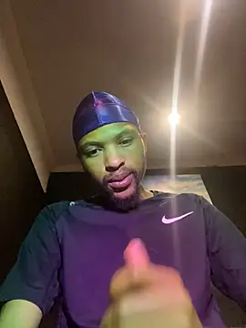 Snapshot of BlueIceCube chatting on October 5, 2025, 1:37 am BlueIceCube online show from October 5, 2025, 1:37 am