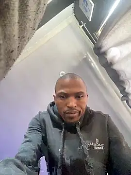 Snapshot of BlueIceCube chatting on November 8, 2025, 12:27 pm BlueIceCube online show from November 8, 2025, 12:27 pm