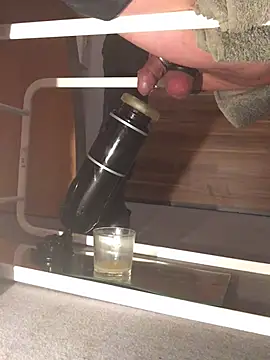 Snapshot of Inseminator69 chatting on December 17, 2024, 12:22 pm Inseminator69 online show from December 17, 2024, 12:22 pm