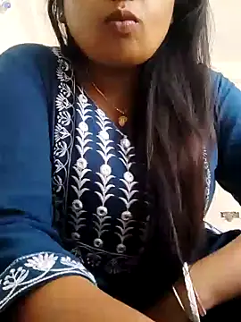 Snapshot of Priya_2222 chatting on February 5, 2025, 6:24 am Priya 2222 online show from February 5, 2025, 6:24 am