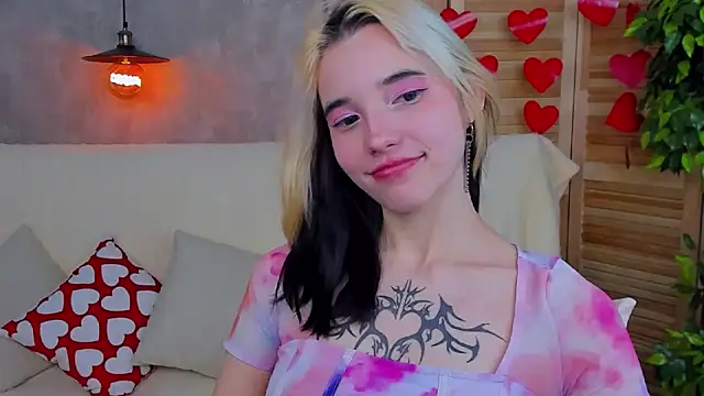 as1an girlfriend online show from February 12, 2025, 6:40 am