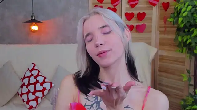 as1an girlfriend online show from February 16, 2025, 4:09 am