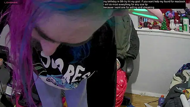 Snapshot of tallnerdyguy chatting on February 12, 2025, 2:24 am tallnerdyguy online show from February 12, 2025, 2:24 am