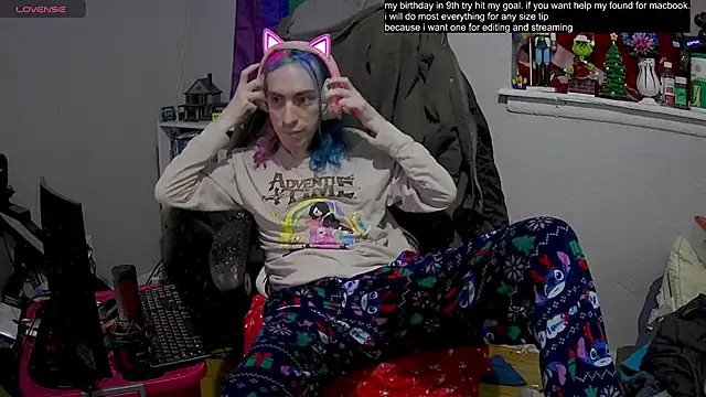 Snapshot of tallnerdyguy chatting on February 13, 2025, 2:45 am tallnerdyguy online show from February 13, 2025, 2:45 am