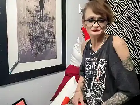 Snapshot of ivylee31 chatting on January 6, 2025, 12:16 am ivylee31 online show from January 6, 2025, 12:16 am