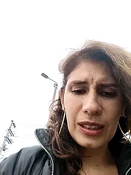 Snapshot of Alysson-- chatting on February 14, 2025, 4:09 pm Alysson-- online show from February 14, 2025, 4:09 pm