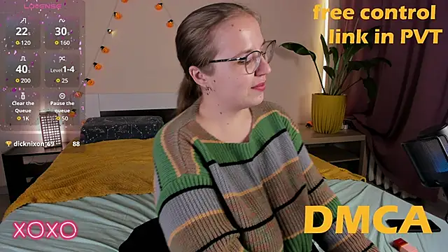 Snapshot of Your_Penny_ chatting on October 15, 2025, 7:47 pm Your Penny  online show from October 15, 2025, 7:47 pm