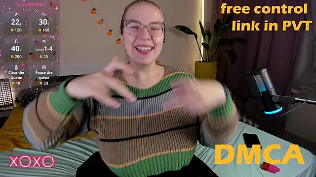 Snapshot of Your_Penny_ chatting on October 16, 2025, 7:15 pm Your Penny  online show from October 16, 2025, 7:15 pm