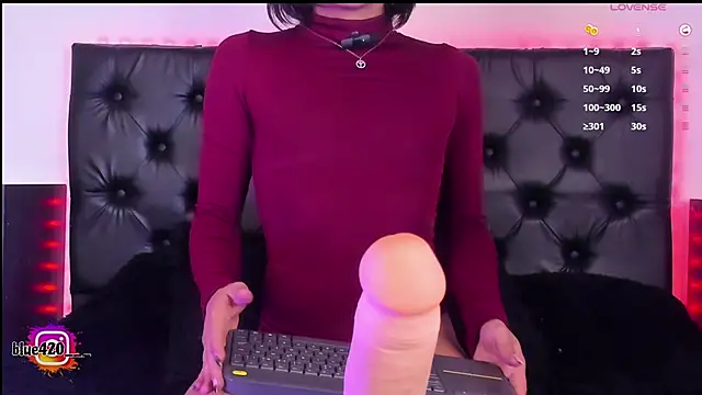 Snapshot of Skyler__blue4 chatting on January 31, 2025, 7:40 pm Skyler  blue4 online show from January 31, 2025, 7:40 pm