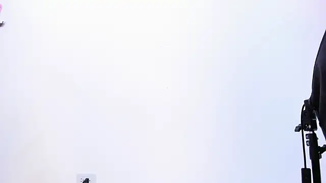 Snapshot of Brittany_cute18 chatting on October 24, 2025, 10:55 am Brittany cute18 online show from October 24, 2025, 10:55 am