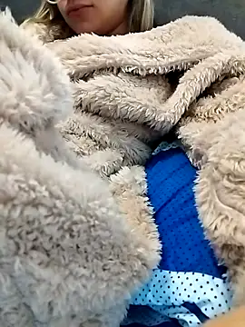 Snapshot of fofinhaa12 chatting on October 25, 2025, 1:40 pm fofinhaa12 online show from October 25, 2025, 1:40 pm